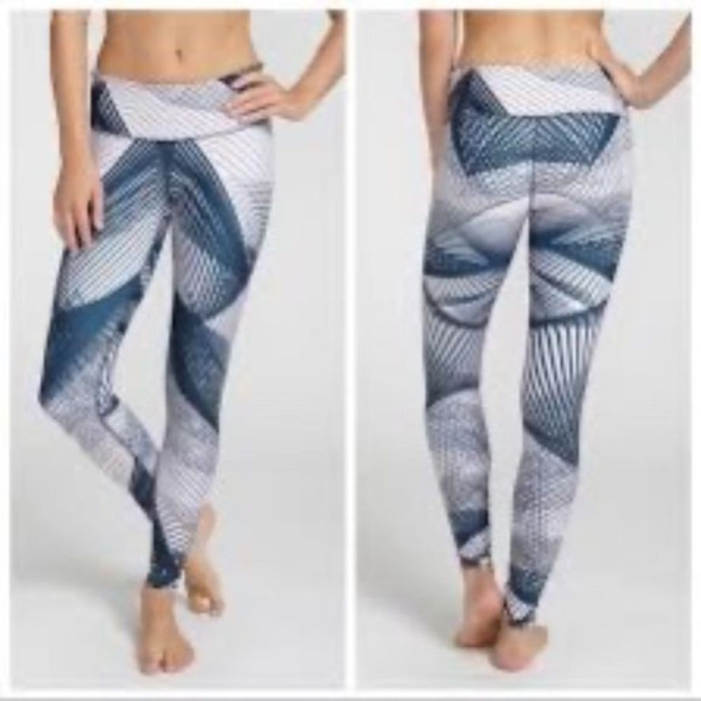 Noli Yoga Lazer Barre Legging S EUC‎